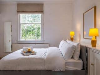 Amazing 5 Bed Victorian House - Clarence House - Photo 22