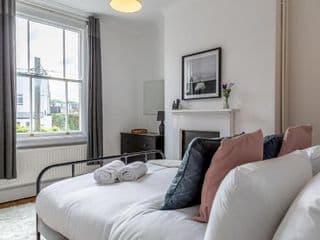 Amazing 5 Bed Victorian House - Clarence House - Photo 23
