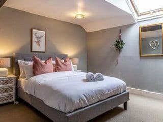 Amazing 5 Bed Victorian House - Clarence House - Photo 10