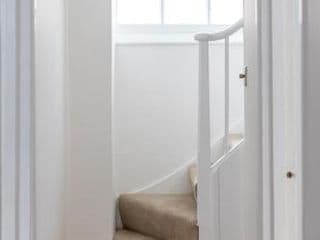 Chic and modern 2-bed flat with patio in Pimlico, Central London - Photo 21