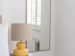 Chic and modern 2-bed flat with patio in Pimlico, Central London - Photo 23