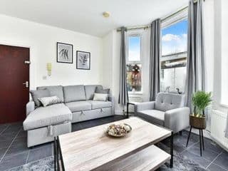 West Ealing Serviced Apartment - 2 Bedroom 2 Bath Parking Near Station - Photo 14