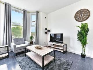 West Ealing Serviced Apartment - 2 Bedroom 2 Bath Parking Near Station - Photo 17