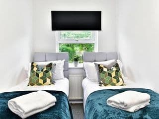 West Ealing Serviced Apartment - 2 Bedroom 2 Bath Parking Near Station - Photo 20