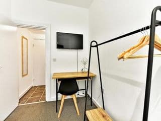 West Ealing Serviced Apartment - 2 Bedroom 2 Bath Parking Near Station - Photo 23