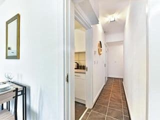 West Ealing Serviced Apartment - 2 Bedroom 2 Bath Parking Near Station - Photo 9