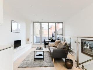 Trafalgar Square Apartments