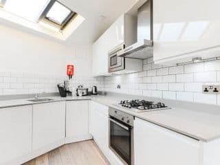 Trafalgar Square Apartments - Photo 11