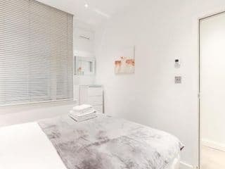 Trafalgar Square Apartments - Photo 16