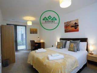 FW Haute Apartments at Queensbury, Ground Floor 2 Bedrooms and 2 Bathrooms with King or Twin beds with Front Porch and FREE WIFI and PARKING - Photo 15