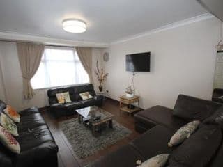 Kenton House - Photo 4