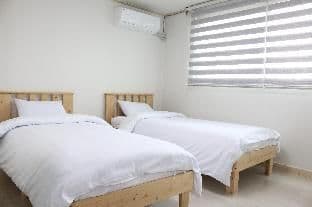 Three Bed room unit nearby Metro and E-Mart - Photo 14