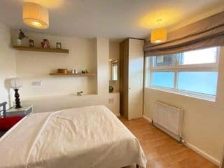 Two Bedroom Garden Flat in Zone 2 London - Photo 12