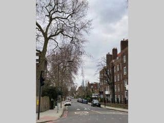 Two Bedroom Garden Flat in Zone 2 London - Photo 17