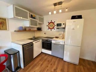 Two Bedroom Garden Flat in Zone 2 London - Photo 3