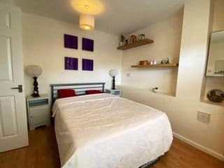 Two Bedroom Garden Flat in Zone 2 London - Photo 10