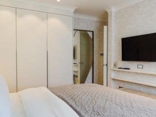 Beautiful 2 Bedroom 2 Bath Flat in South Kensington - Photo 13