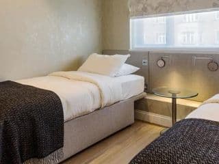 Beautiful 2 Bedroom 2 Bath Flat in South Kensington - Photo 15