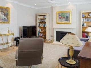 Beautiful 2 Bedroom 2 Bath Flat in South Kensington - Photo 9