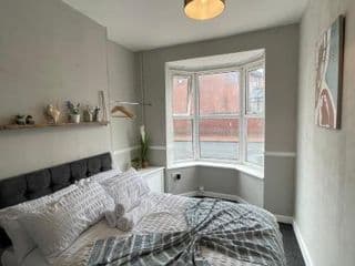 Large 6 bedroom house in Smethwick - Photo 12