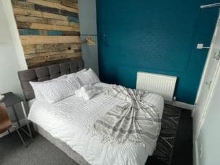 Large 6 bedroom house in Smethwick - Photo 8