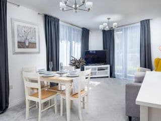 Luxury 2Bed Spacious Apartment- City Centre- Free Parking