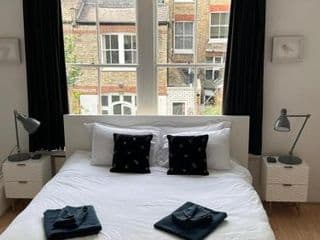 Luxury Apartment in Belsize Park - Photo 9