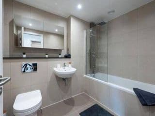 A beautiful brand new flat 25-minute to London - Photo 6