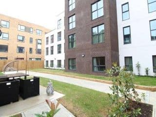 A beautiful brand new flat 25-minute to London - Photo 9