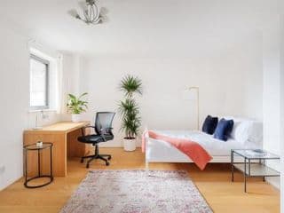 Riverside Two Bedroom Apartment in Canary Wharf - Photo 16