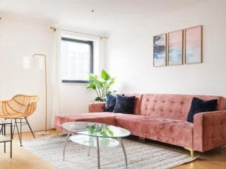 Riverside Two Bedroom Apartment in Canary Wharf - Photo 8