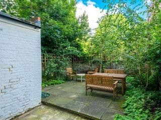 Stylish 2-bed flat with private garden in Notting Hill, West London
