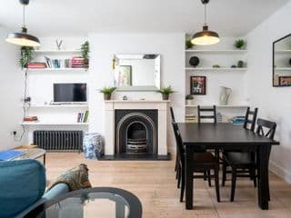 Stylish 2-bed flat with private garden in Notting Hill, West London - Photo 5