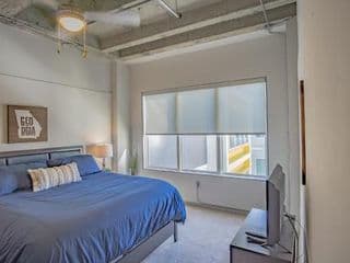 2 Bedroom Fully Furnished Apartment near Emory University Hospital Midtown - Photo 11