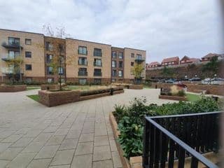 Modern One Bed Apartment in Private Building