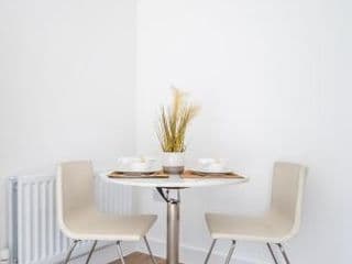 Modern One Bed Apartment in Private Building - Photo 13