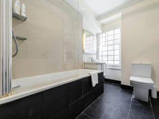 Cosy 2 Bedroom Apartment in Bayswater - Photo 2