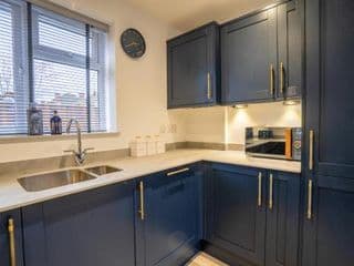 Mill Road Ground Floor Apartment - Photo 11