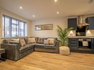Mill Road Ground Floor Apartment - Photo 14