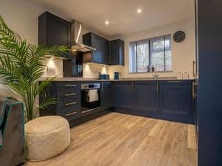 Mill Road Ground Floor Apartment - Photo 10