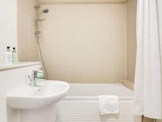 West Midlands Lux's 2 Bedroom Apartment Birmingham City - Photo 19