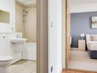 West Midlands Lux's 2 Bedroom Apartment Birmingham City - Photo 21