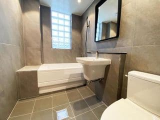 Luxe & Suite Room - Photo 10