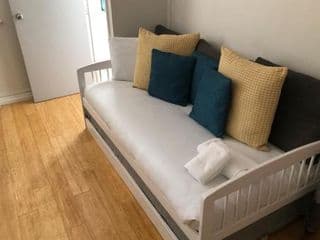 Trendy 1 Bedroom Apartment in the Heart of London - Photo 2