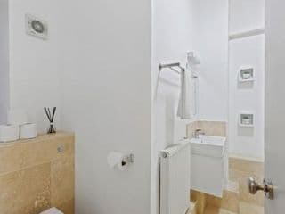 Trendy 1 Bedroom Apartment in the Heart of London - Photo 15