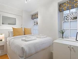 Trendy 1 Bedroom Apartment in the Heart of London - Photo 3