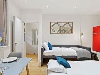 Trendy 1 Bedroom Apartment in the Heart of London - Photo 4