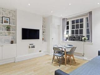 Trendy 1 Bedroom Apartment in the Heart of London - Photo 7
