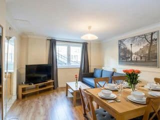 Royal London Apartments - Photo 5