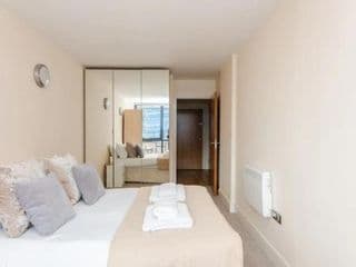 Vivid 2 Bedroom Apartment in Central London - Photo 3